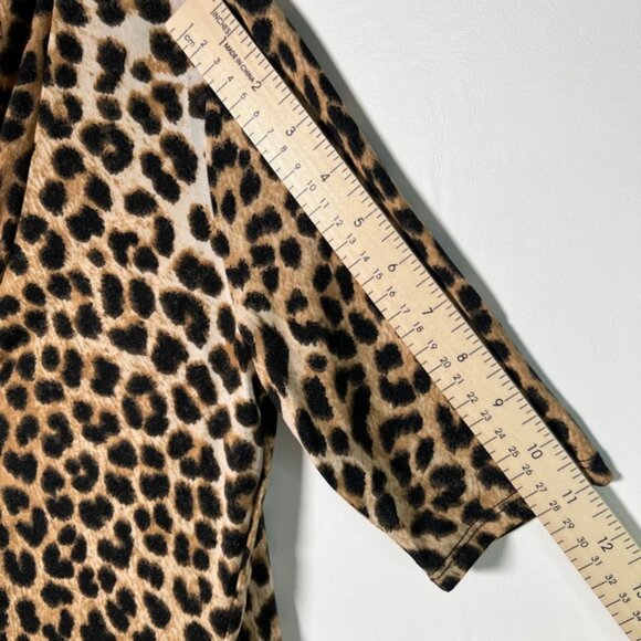 NWT CARMEN MARC VALVO Leopard Cheetah Print Tie V-neck Short Sleeve Blouse Sz XS - Picture 7 of 14